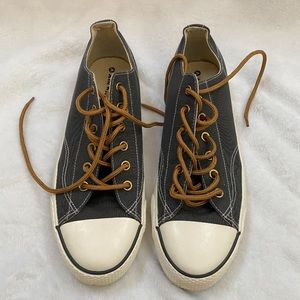Dark blue Airwalk shoes